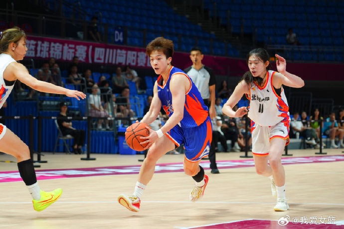四川女篮四连胜领跑 徐紫奇连续20+率上海过关 四川女篮四连胜领跑 徐紫奇连续20+率上海过关